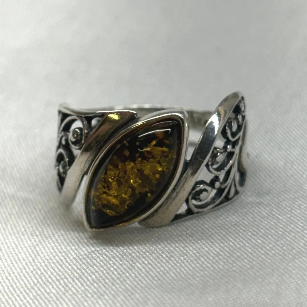 Vintage Green Amber Ring Womens 6 Excellent Sterling Silver Filigree Marquise